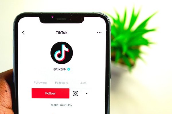 Obtiens des followers, likes et vues pour maîtriser tiktok