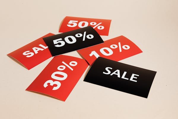 Stratégies d'affiches de soldes en magasin pour attirer les clients